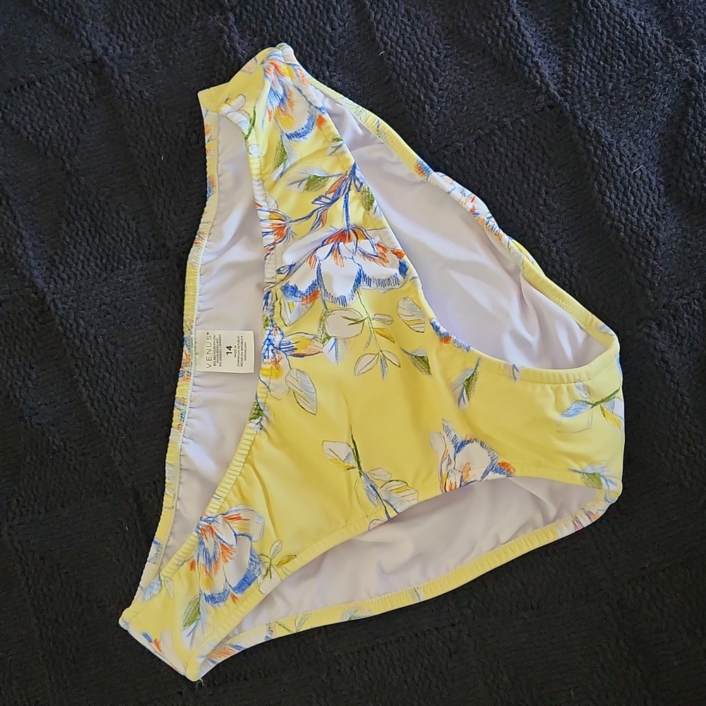 NWT Venus Bikini Bottoms
